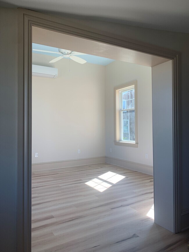 Living Room - 906 Fayette St