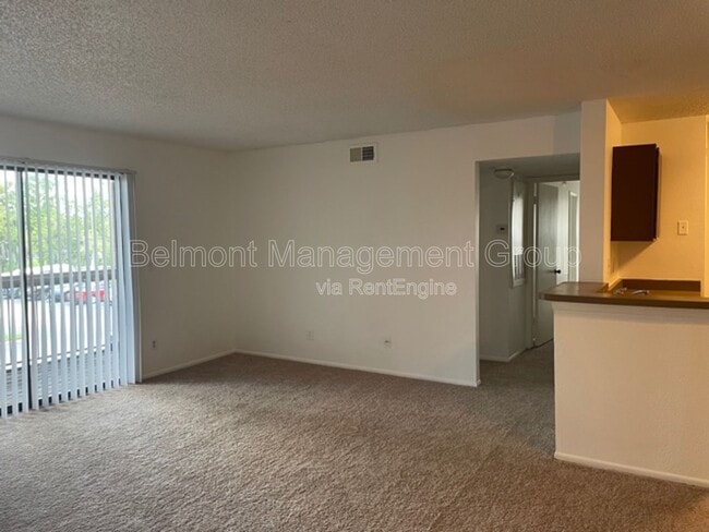 Foto del edificio - 2030 Cascades Blvd