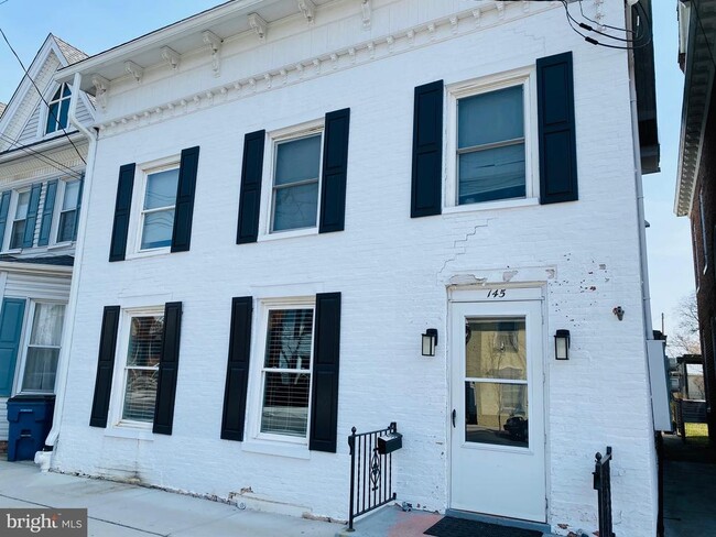 Building Photo - 145 N Carlisle St