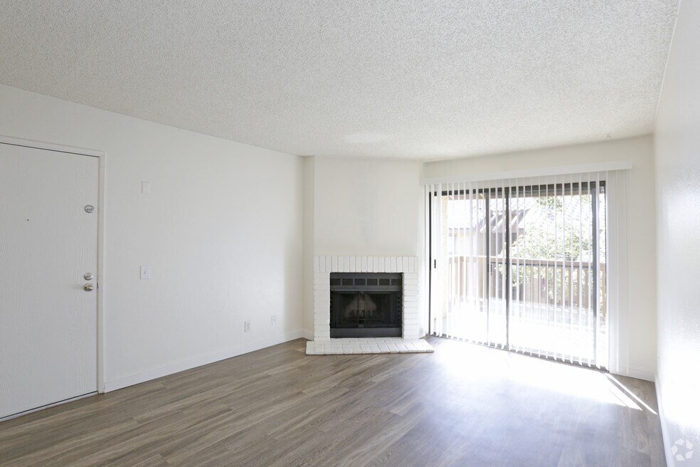 North Bonita Apartments