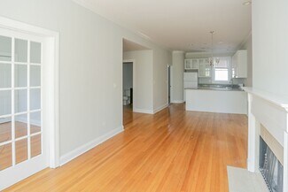 Building Photo - 3856 N Southport Ave