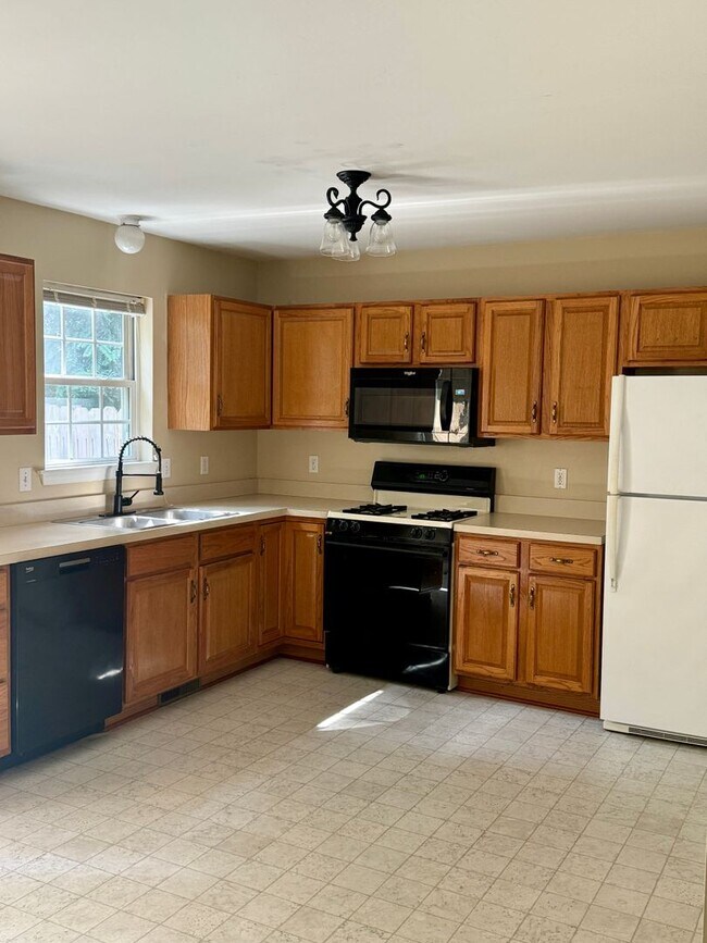 Foto del edificio - 659 Rockwood Dr