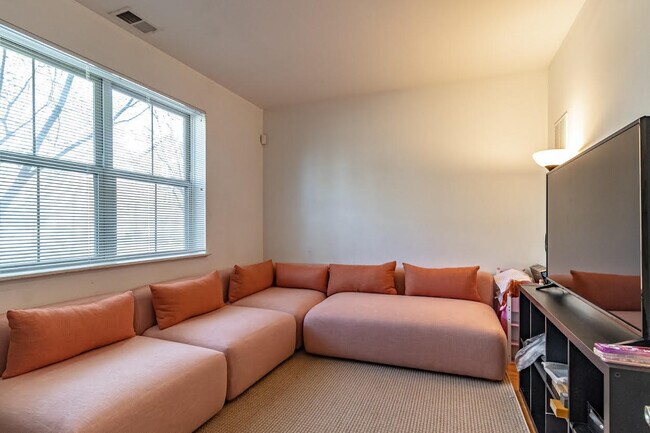 Foto del edificio - 721 Summit Ln