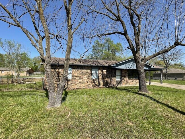 Building Photo - 1204 N Davis St