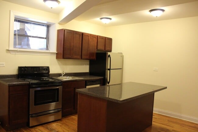 Foto del edificio - 1115 W Oakdale Ave