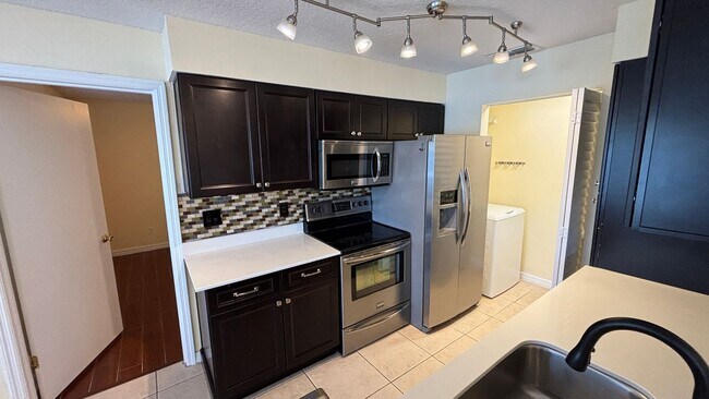 Foto del edificio - Upgraded, First Floor 2BD/2BA Condo in Tra...