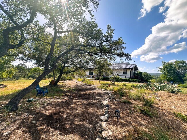 Foto del edificio - 599 Krause Rd