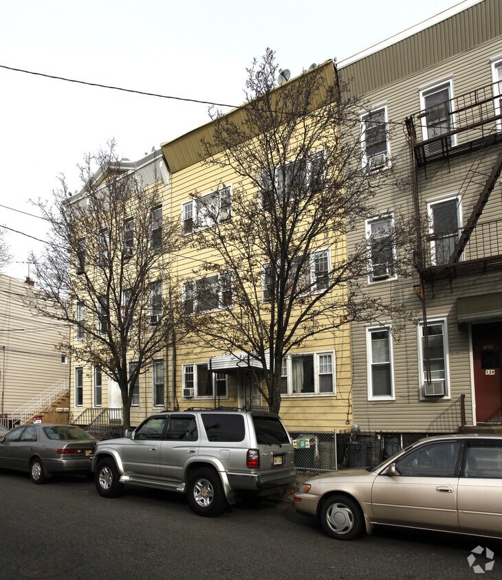 Building Photo - 126 St Pauls Ave