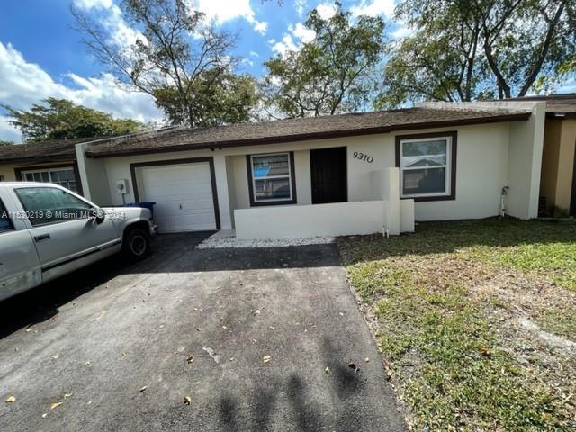 Primary Photo - 9310 E Elm Ln
