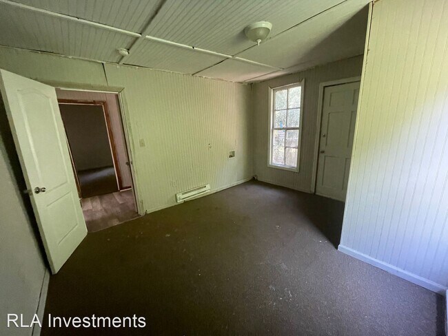 Building Photo - 2 br, 1 bath House - 711 W. 23rd St