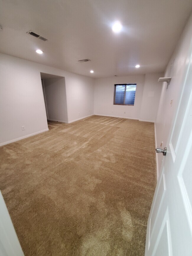 Foto del edificio - 1519 Durocher Ln