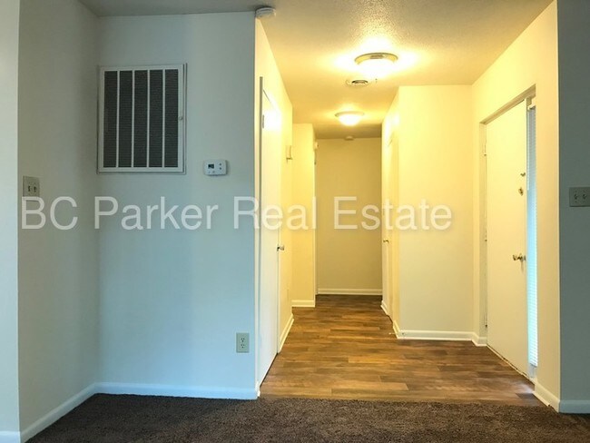 Foto del edificio - 2 Bedroom 1 Bath - Apartment