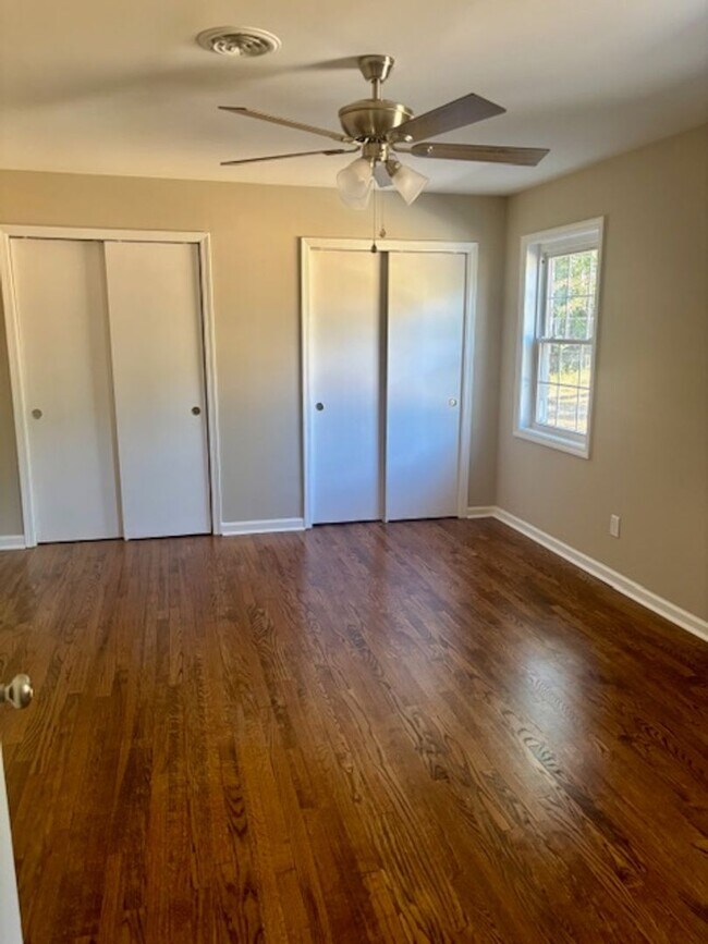 Building Photo - Renovated Hammond Hills Gem