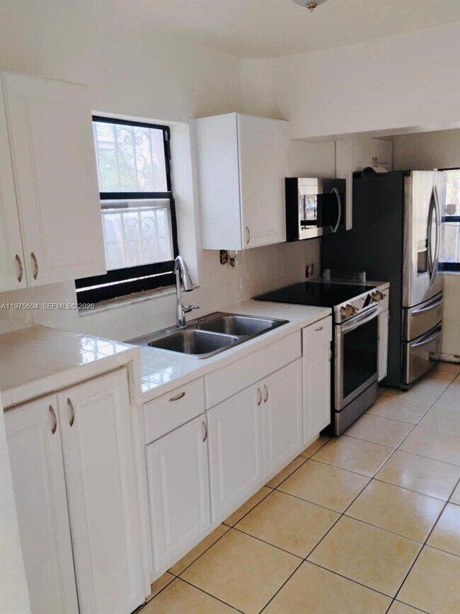 Foto del edificio - 1590 NE 161st St