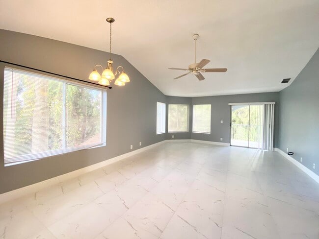 Building Photo - 815 Boynton Beach Blvd