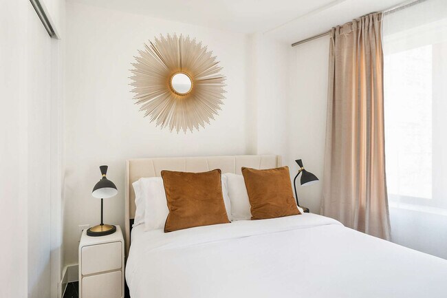 Building Photo - 809 9th Ave