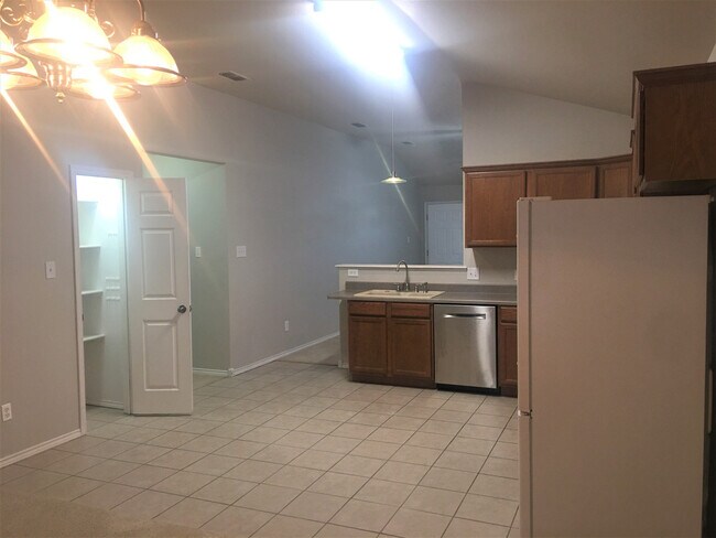 Building Photo - **BEAUTIFUL MONTEREY ADDITION HOME**