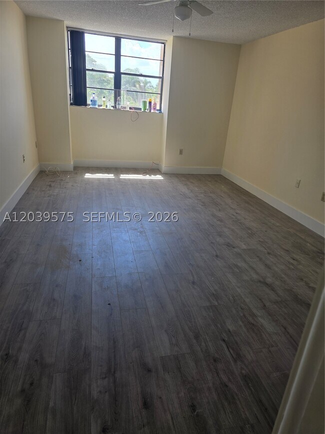 Foto del edificio - 10985 SW 107th St
