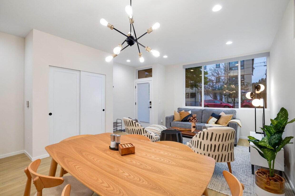 Foto principal - 8042 14th Ave NW