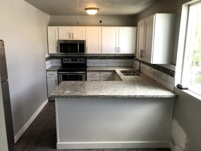 Building Photo - 1134 E 500 S