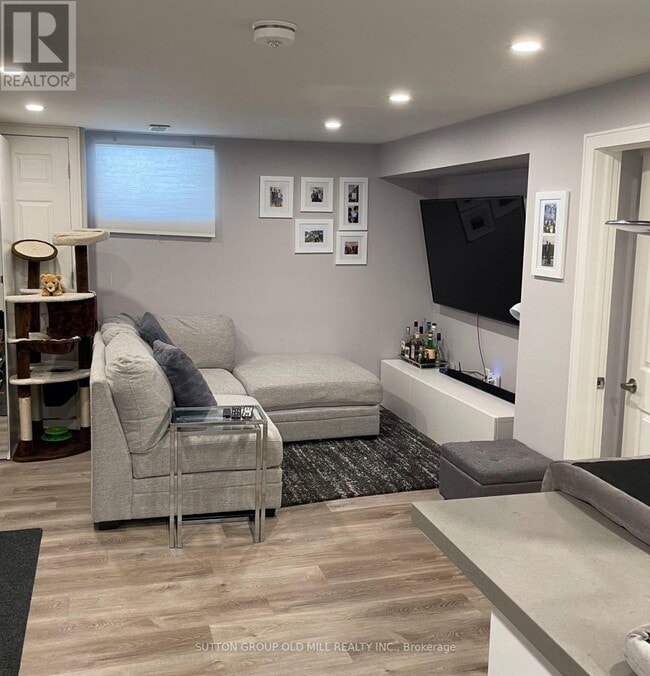 Building Photo - 79 Barrhead Crescent