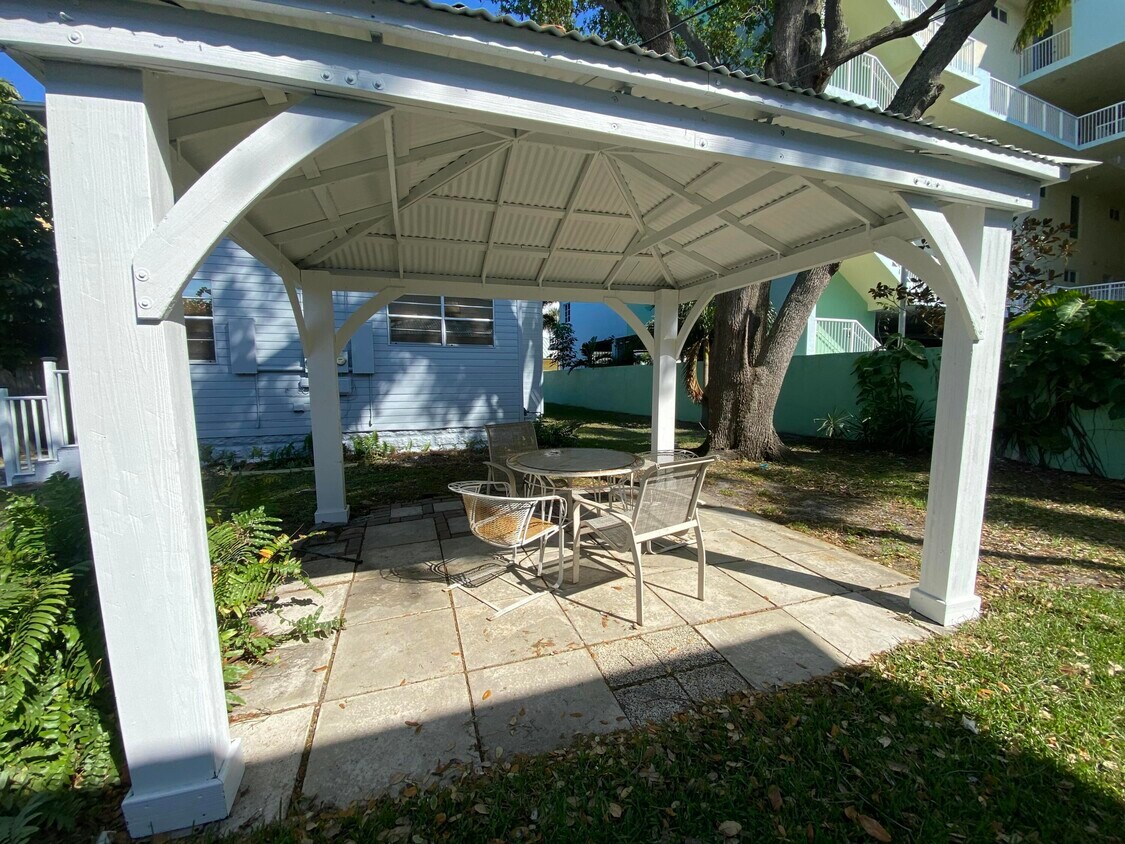 Foto principal - 11 N Lakeside Dr