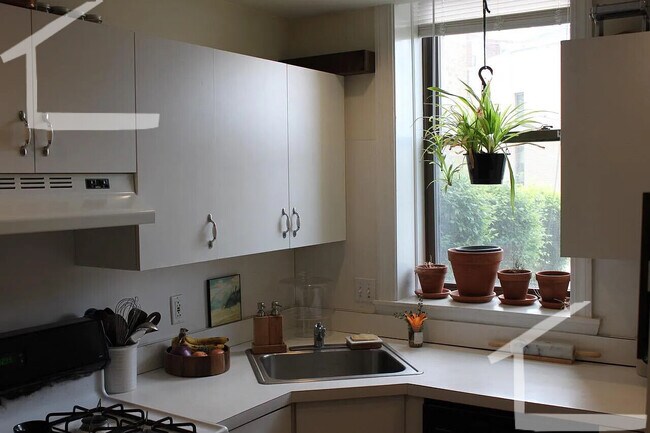 Foto del edificio - 1666 Commonwealth