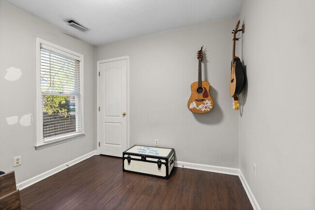 Foto del edificio - 3521 Greywood Dr