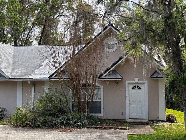 Building Photo - 2405 Silver Palm Lane- Available April 2024