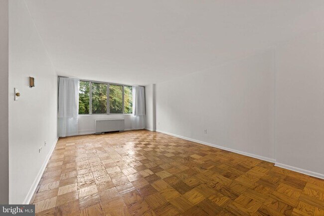 Foto del edificio - 2939 Van Ness St NW