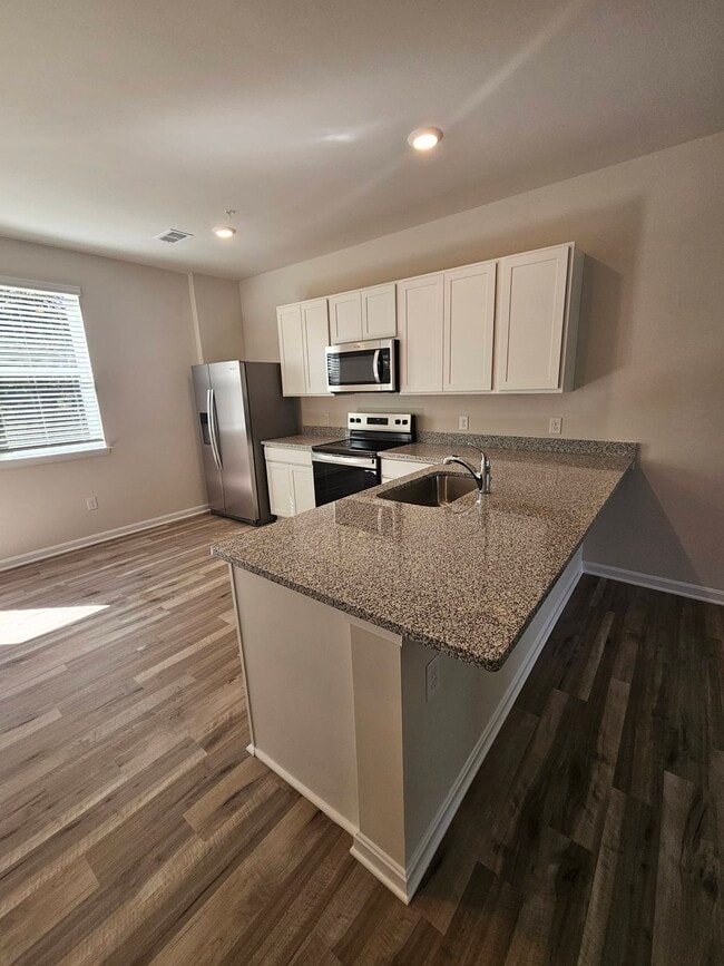 Building Photo - 163 Riverwalk Ter