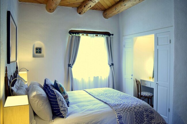 Foto del edificio - 226 Kit Carson Rd