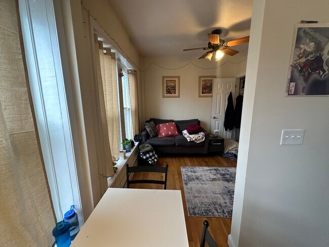 Building Photo - 1056 Cambridge St