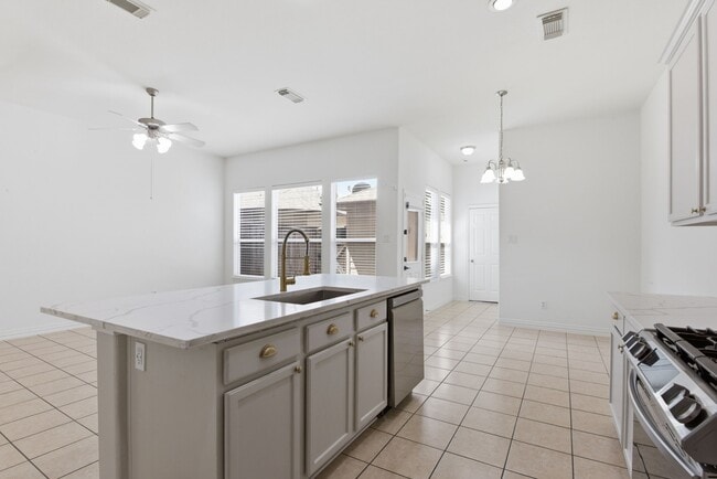 Foto del edificio - 16023 Powder Springs Ln