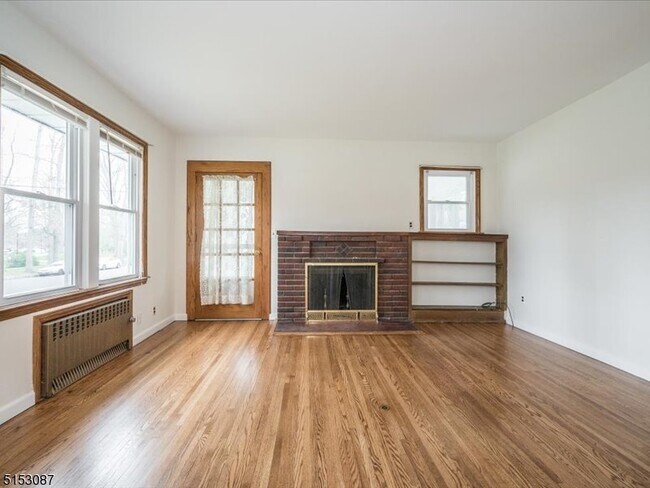 Building Photo - 127 Park Ave
