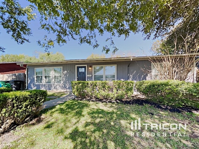 Building Photo - 423 Byrnes Dr