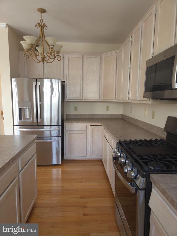 Building Photo - 2213 Montauk Dr