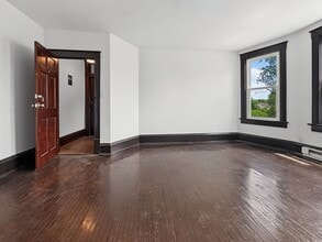 Building Photo - 521 N Lott Blvd