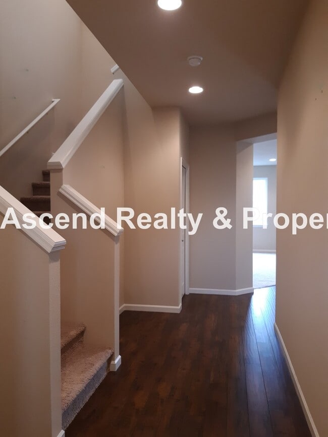 Building Photo - Open Floor Plan 3 Bed Craftsman in Bethany...