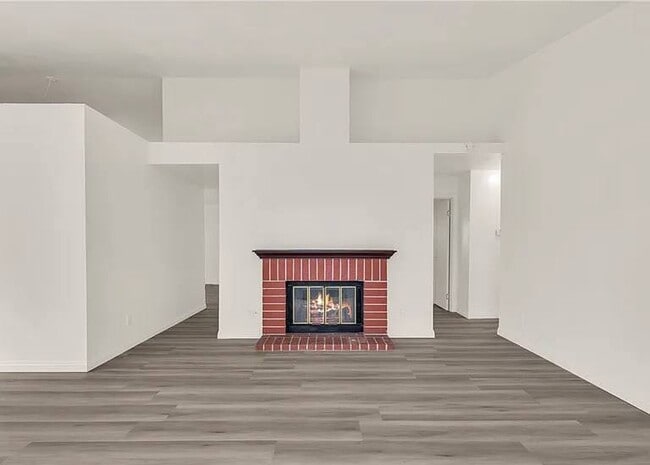 Building Photo - 3440 N Amberwood Ave