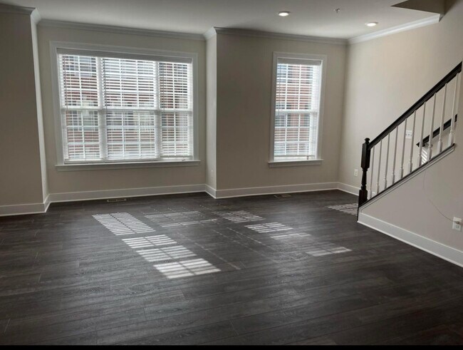 Foto del edificio - 7197 McHenry Pl