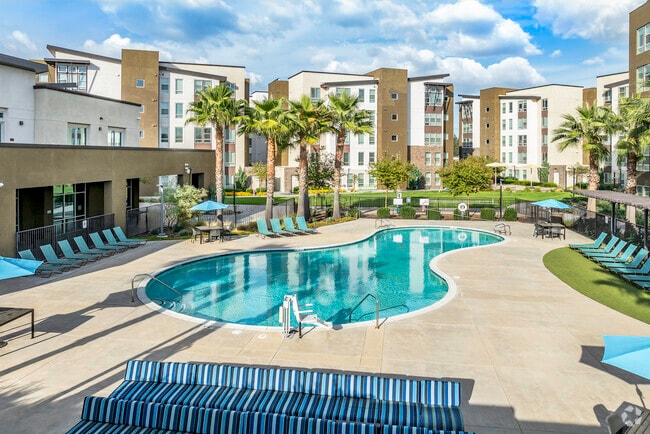 The Crossings Student Apartments - The Crossings Student Apartments