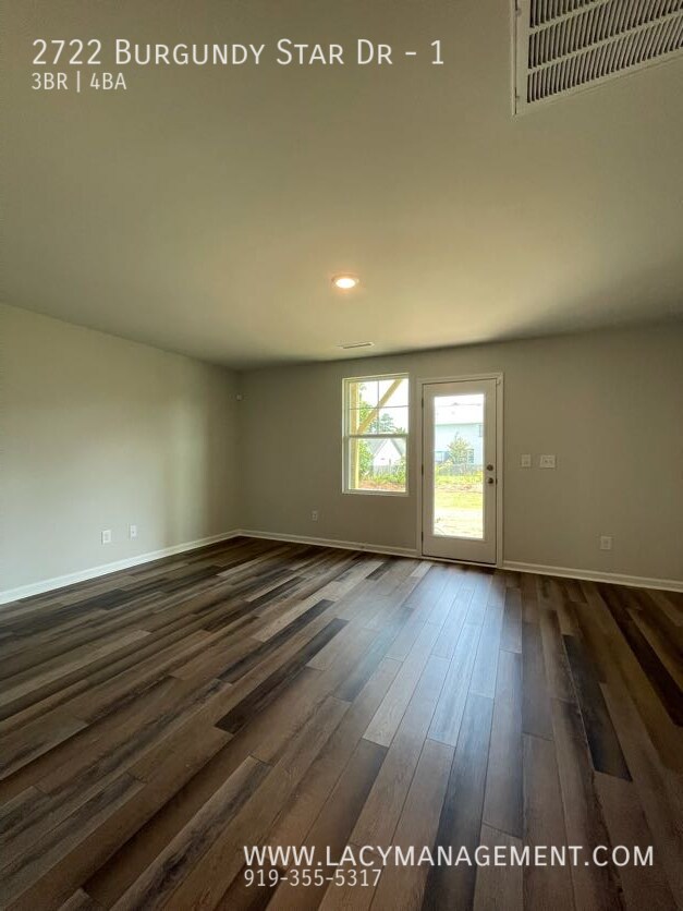 Building Photo - 2722 Burgundy St