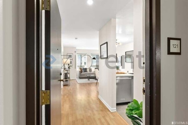 Building Photo - Unit 121