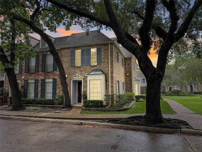 Foto del edificio - 13240 Trail Hollow Dr