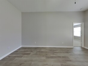 Building Photo - 815 Marigold Rd