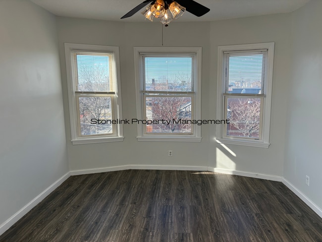 Building Photo - 21 Kenyon Ave