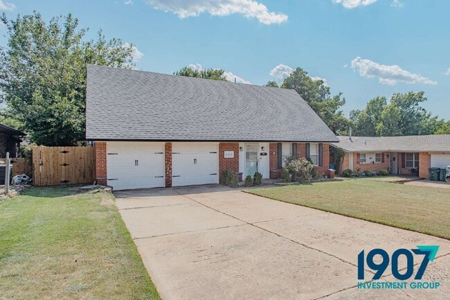 Building Photo - 616 Redstone Ave