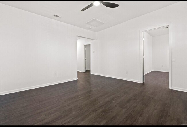 Foto del edificio - 3113 W 11th St