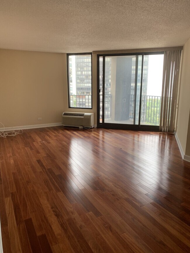 Foto del edificio - 5320 N Sheridan Rd